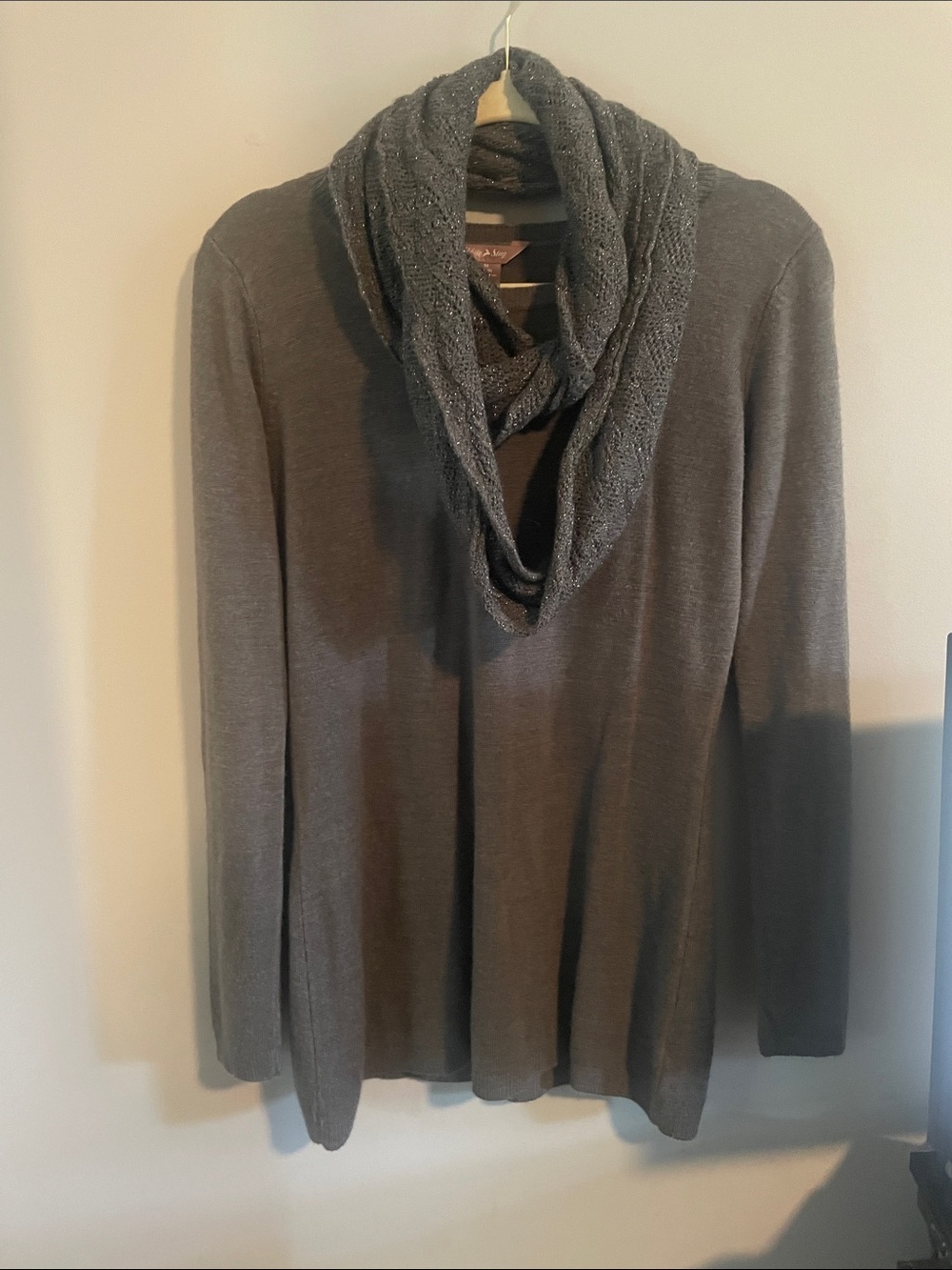 Y2K sweater with matching circle scarf